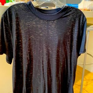 Lululemon All Yours T - black laser cut in size 8